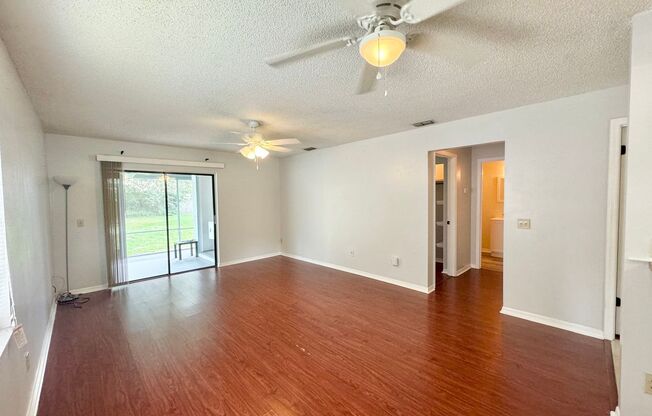 2 beds, 1 bath, 800 sqft, $1,350, Unit 5615