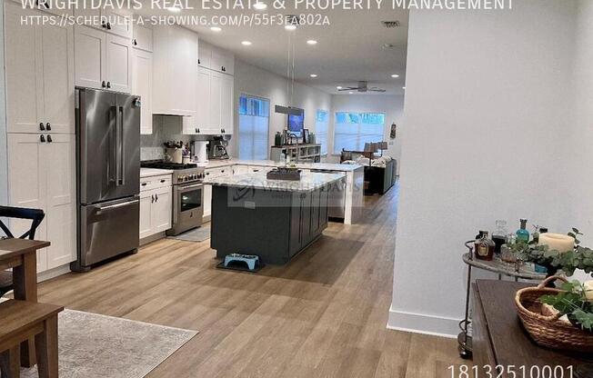215 W EMILY ST