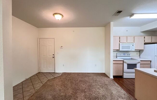 Awesome apartment at Cypress fairway!