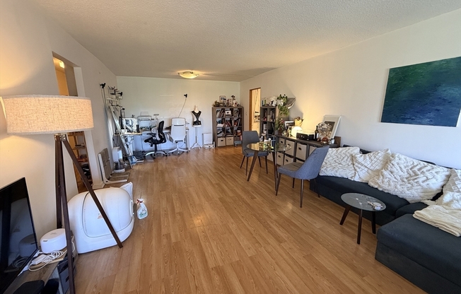 1 bed, 1 bath, 870 sqft, $3,050, Unit 820