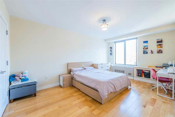 2 beds, 1 bath, $3,200, Unit 519