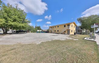 2 beds, 1 bath, $925, Unit 3