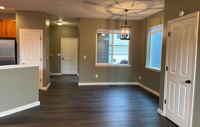 Custom Townhome in Camas School District! Stainless Steel Appliances and A/C!