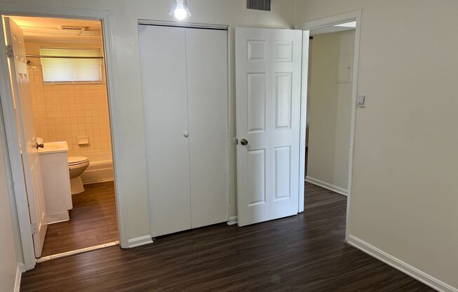 1 bed, 1 bath, 570 sqft, $875, Unit 2007-8