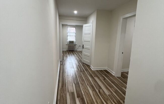 2 beds, 1 bath, $2,950, Unit 1443-003