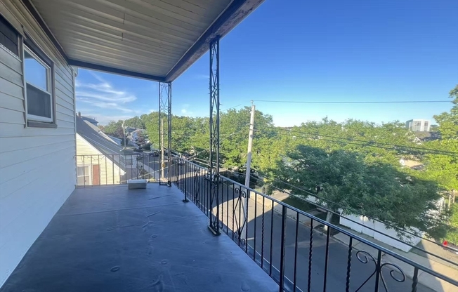 3 beds, 1 bath, 1,200 sqft, $2,600, Unit 3