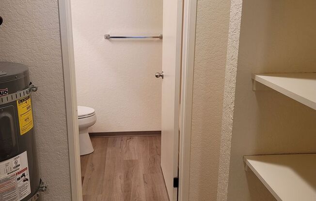 Studio, 1 bath, 450 sqft, $1,225, Unit 213