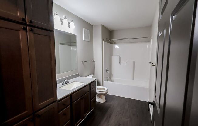 3 beds, 2 baths, 1,180 sqft, $1,500, Unit 3500-104