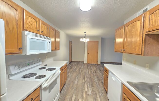 EASTERN HILLS APARTMENTS