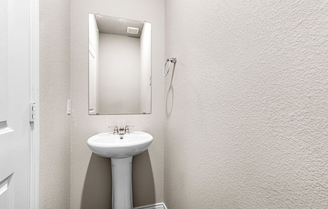 3 beds, 2.5 baths, 1,225 sqft, $1,800, Unit Sai Mnr 114-102