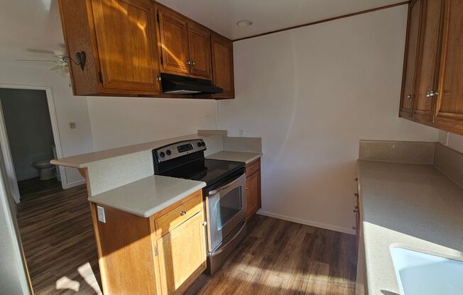 EASTER WAY - UTC 3 BR TOWNHOME CONVENIENTLY LOCATED ON UCSD BUS LINE!