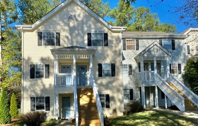 Charming 2BR Townhome in Prime Chapel Hill Location – Water Included!