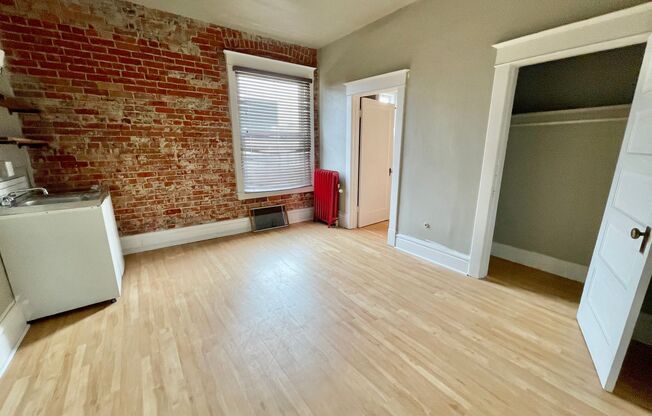 Studio, 1 bath, 262 sqft, $720, Unit 401