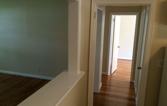 2 beds, 1 bath, $1,895, Unit SQ-189-3