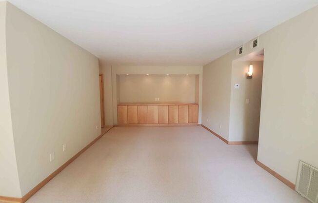 4 beds, 2 baths, 1,400 sqft, $2,675, Unit 103