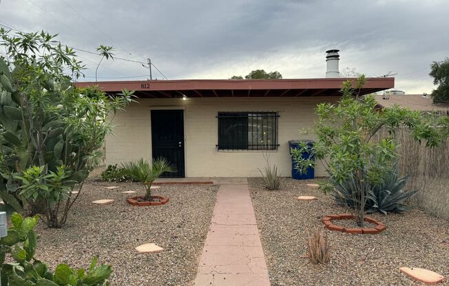Welcome to 812 S Plumer in Tucson, AZ! This charming 2Bdm, 1Ba house