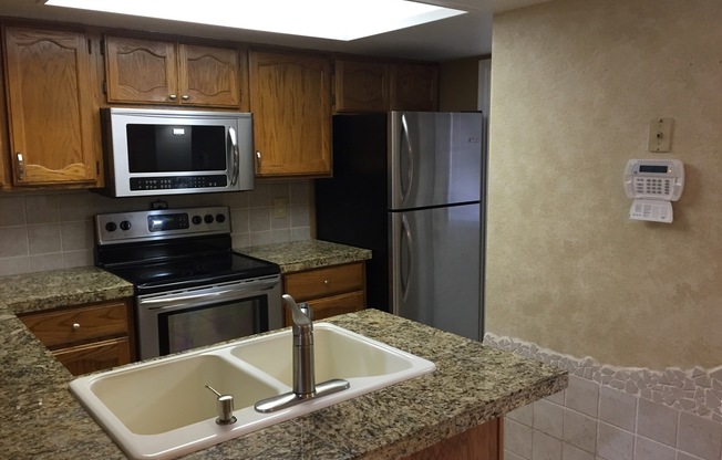 2 beds, 2 baths, $1,825