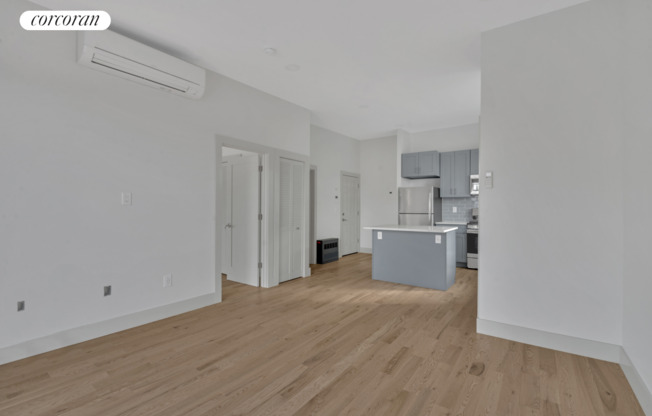 1 bed, 1 bath, 700 sqft, $3,000, Unit 2R