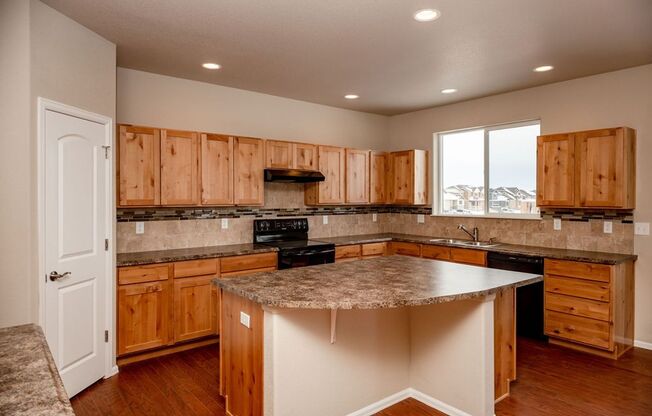 Stunning 4-Bedroom Home in Sought-After Raindance Community