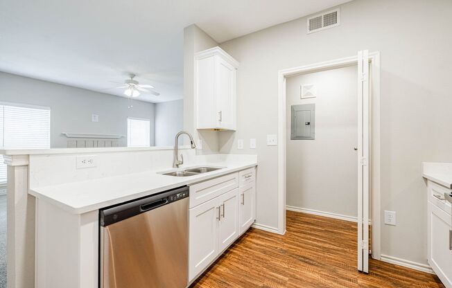 2 beds, 2 baths, 1,003 sqft, $1,827, Unit 0322