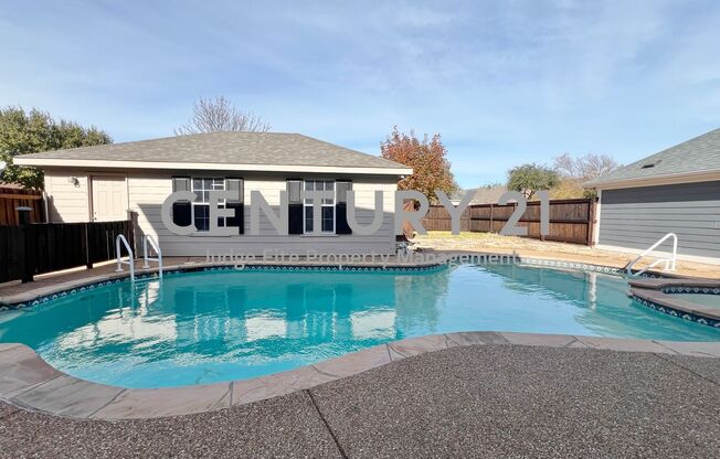 Fantastic 2-Story 4/2.5/3 with In-Ground Pool For Rent!