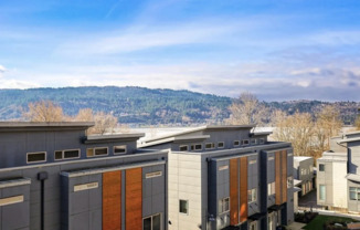 Stunning Home with Panoramic Lake Sammamish Views