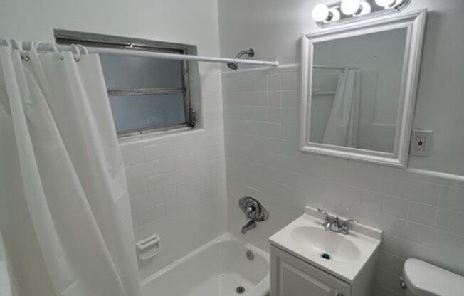 2 beds, 2 baths, $2,095, Unit 10