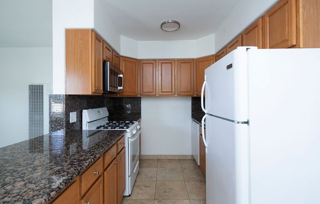 947 Oak Apartments