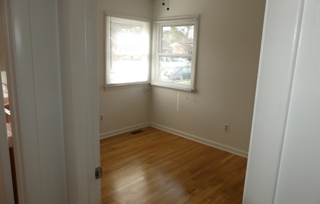 3 beds, 1 bath, $1,400