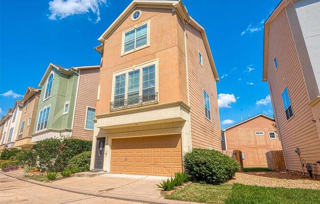 3302 CLEARVIEW CIR