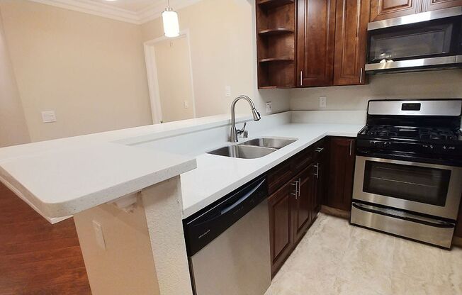 1 bed, 1 bath, 890 sqft, $2,550, Unit 114
