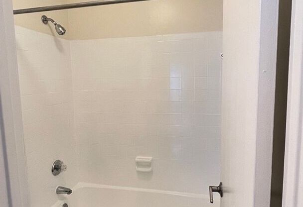 2 beds, 2 baths, 1,057 sqft, $1,925, Unit 1007 G #1A