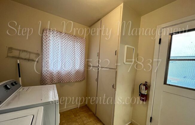 3 beds, 1.5 baths, 1,400 sqft, $2,050, Unit 92