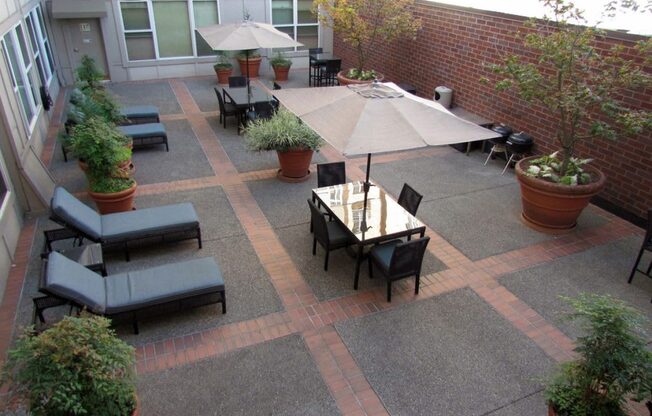 Fifth Avenue Place Apartments - Portland Apartments