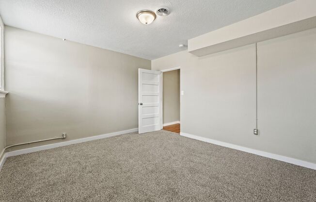 2 beds, 1 bath, $1,000