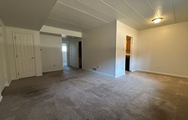 1 bed, 1 bath, $975, Unit C-18