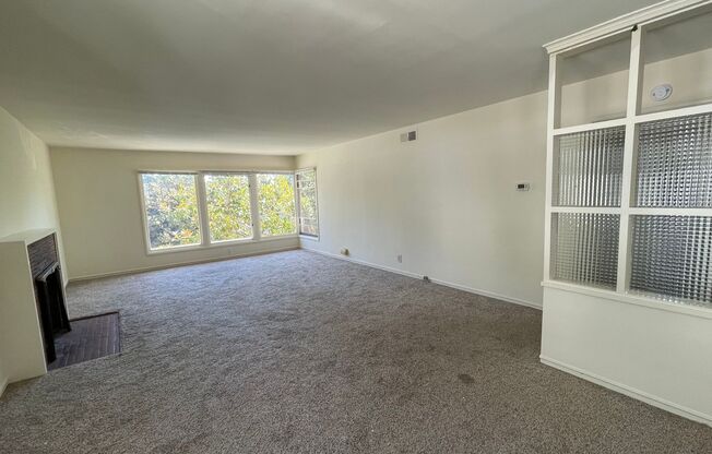 2 beds, 1 bath, $2,350