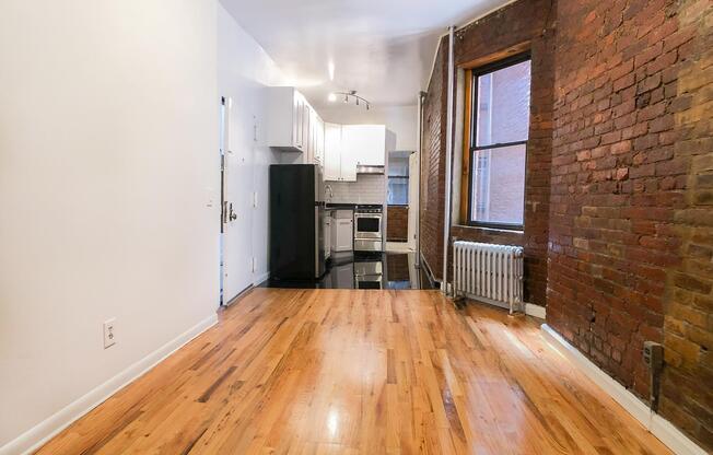 40 CLINTON ST