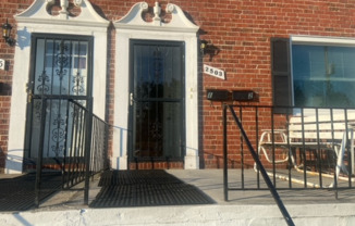 2423 E NORTHERN PKWY