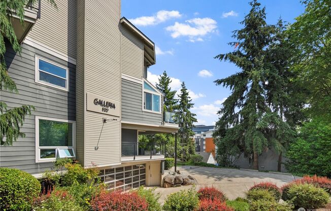 2 Bed 3 Bath Condo at Galleria in the Heart of Kirkland