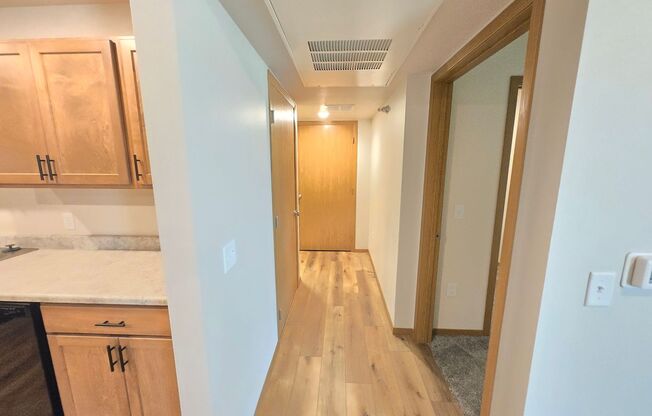 1 bed, 1 bath, 756 sqft, $1,195, Unit 3400 301