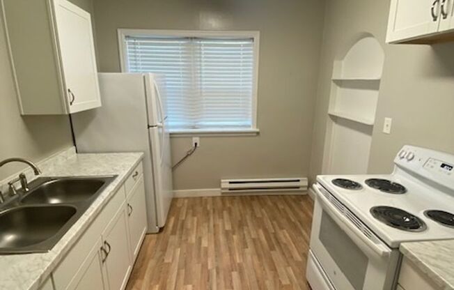 1 bed, 1 bath, 600 sqft, $950, Unit #F