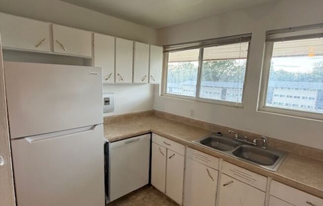2 beds, 1 bath, 850 sqft, $845, Unit Apt. 96