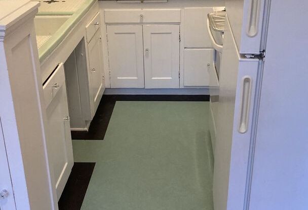 Studio, 1 bath, 460 sqft, $1,299, Unit 409