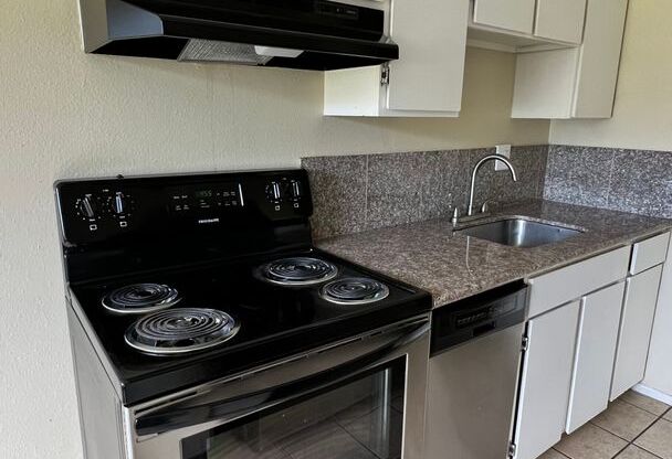 1 bed, 1 bath, 700 sqft, $1,550, Unit 103
