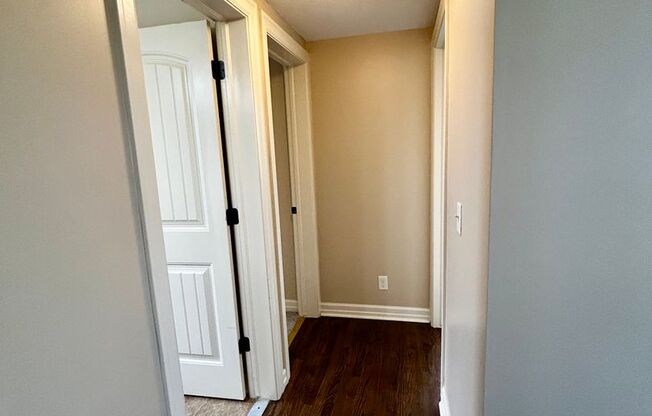 2 beds, 1 bath, 800 sqft, $1,195, Unit 601 - Unit 305 B800