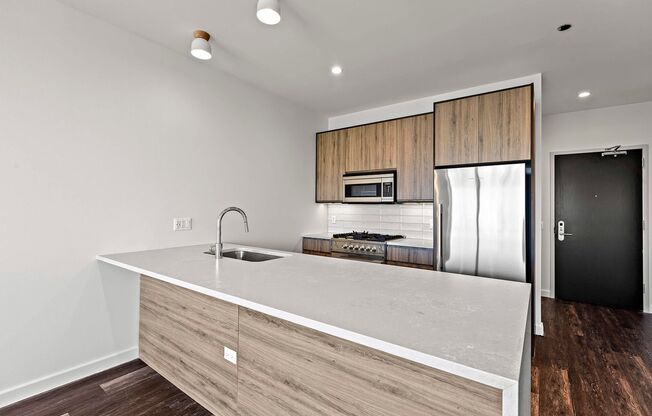 2 beds, 2 baths, 834 sqft, $3,420, Unit 502