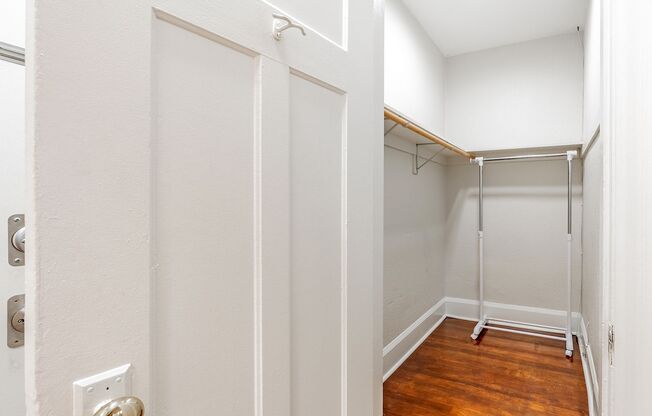 Studio, 1 bath, $1,169