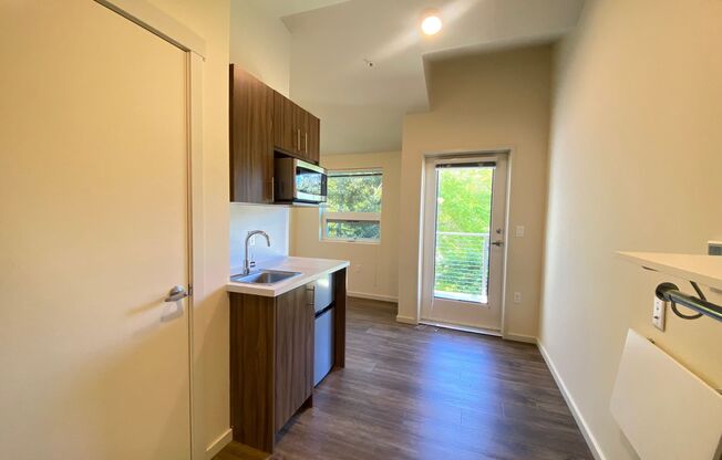 Studio, 1 bath, 175 sqft, $1,295, Unit 502-MFTE