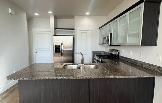 SIGN A LEASE NOW FOR $2,000 OFF- Newly Build 3 Bed, 2.5 Bath Townhome in Pleasant Grove